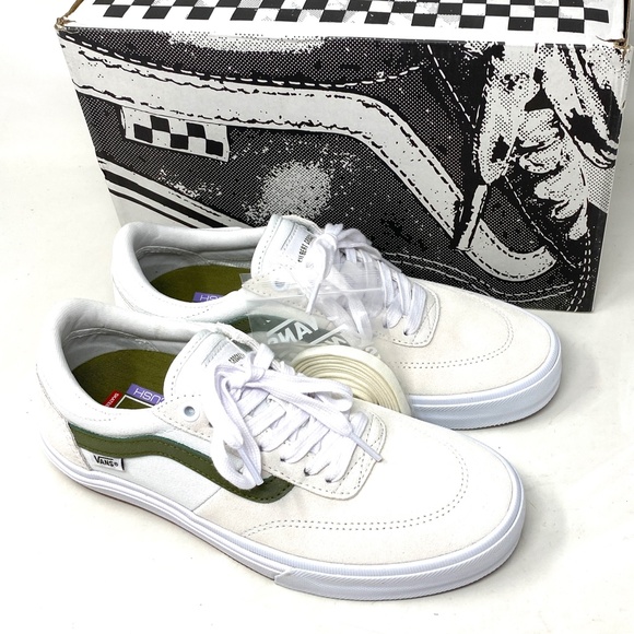 VANS Gilbert Crocket Shoes Women's Skate White Suede Low Sneakers VN0A5JIF133 - Picture 3 of 10